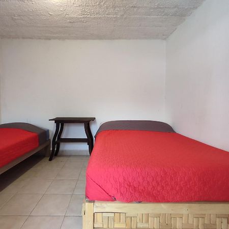 Hostal Ikal San Cristóbal de Las Casas Стая снимка
