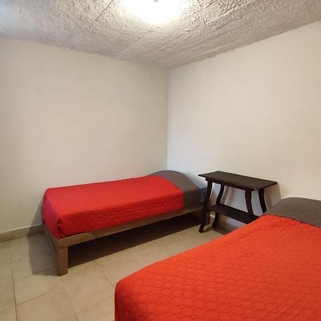 Hostal Ikal San Cristóbal de Las Casas Стая снимка