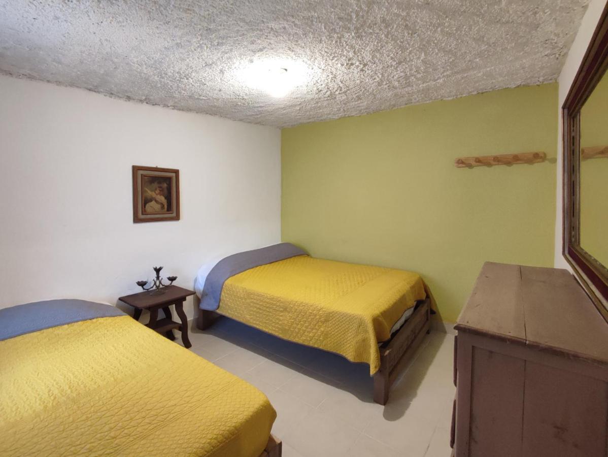 Hostal Ikal San Cristóbal de Las Casas Стая снимка