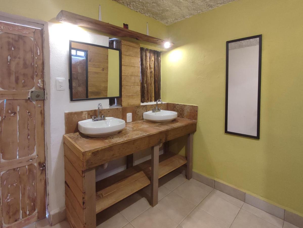 Hostal Ikal San Cristóbal de Las Casas Екстериор снимка