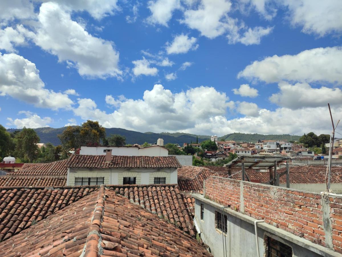 Hostal Ikal San Cristóbal de Las Casas Екстериор снимка